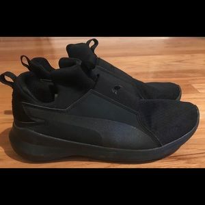 Puma athletic shoes size 7.5